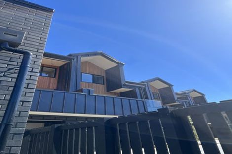 Photo of property in 11 Longshore Drive, Long Bay, Auckland, 0630