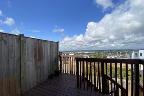 Photo of property in 13a Crestview Rise, Papakura, 2110