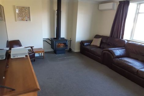 Photo of property in 1 Edward Street, Waimate, 7924