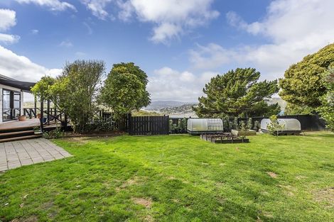 Photo of property in 4 Crown Hill, Titahi Bay, Porirua, 5022