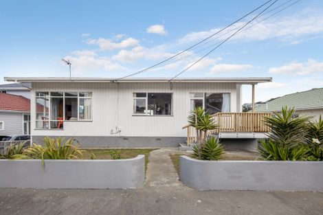 Photo of property in 29 Trent Street, Island Bay, Wellington, 6023
