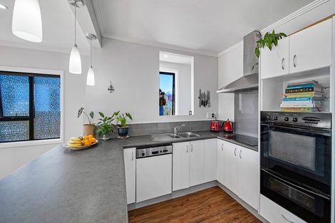 Photo of property in 32 Smith Street, Woolston, Christchurch, 8062