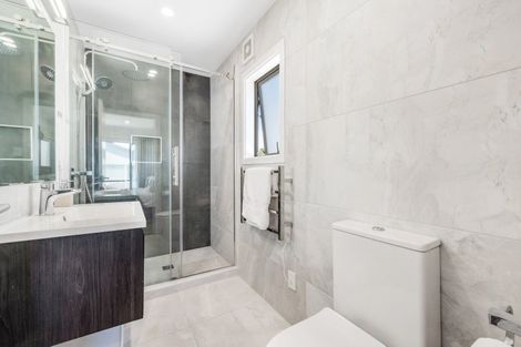 Photo of property in 4 Waihanga Way, Bucklands Beach, Auckland, 2014