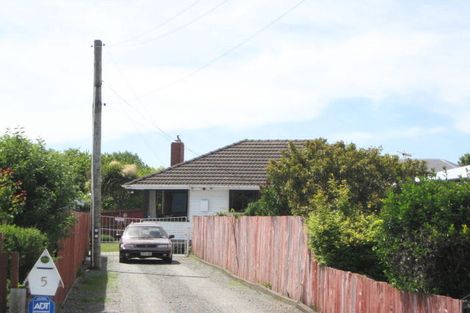 Photo of property in 5 Ontario Place, Wainoni, Christchurch, 8061