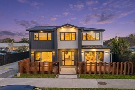 Photo of property in 71a Matipo Road, Te Atatu Peninsula, Auckland, 0610