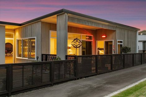 Photo of property in 2 Laing Place, Otumoetai, Tauranga, 3110