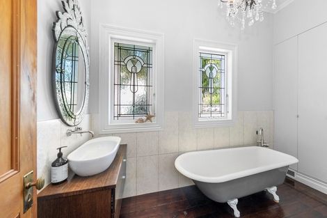 Photo of property in 1/36 Maritime Terrace, Birkenhead, Auckland, 0626