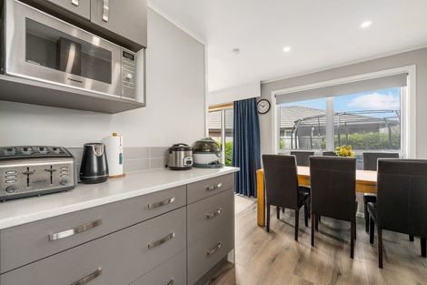 Photo of property in 11a Fox Place, Cloverlea, Palmerston North, 4412