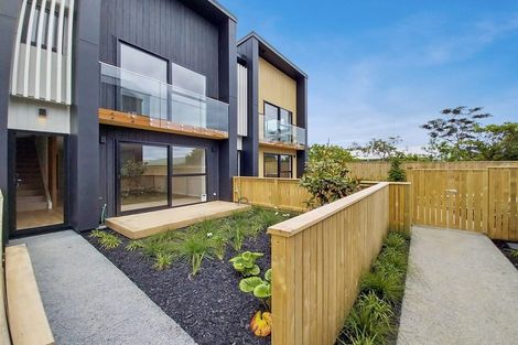 Photo of property in 29b Dawnhaven Drive, Te Atatu Peninsula, Auckland, 0610