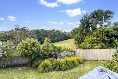 Photo of property in 7 Nerehana Place, Red Beach, 0932