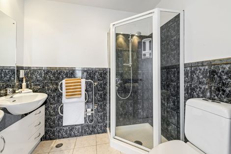 Photo of property in 4a/171 Hurstmere Road, Takapuna, Auckland, 0622