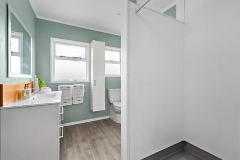 Photo of property in 30a Geoffrey Road, Torbay, Auckland, 0630