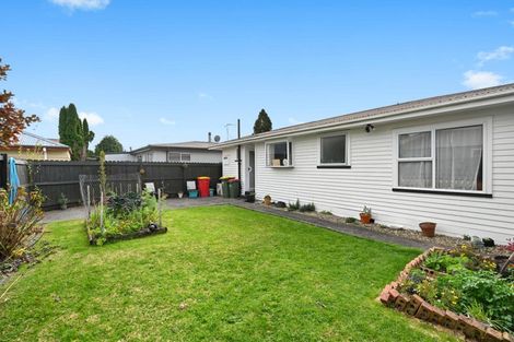 Photo of property in 19 Sandwich Road, St Andrews, Hamilton, 3200