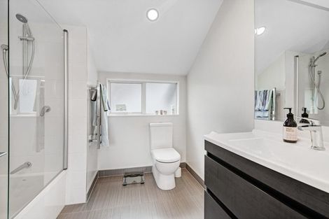 Photo of property in 2/37 Nile Road, Milford, Auckland, 0620