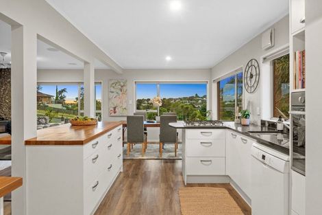 Photo of property in 94 Glencoe Road, Browns Bay, Auckland, 0630