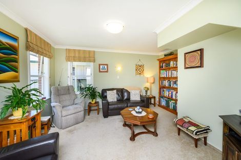Photo of property in 26 Saint Albans Avenue, Hokowhitu, Palmerston North, 4410