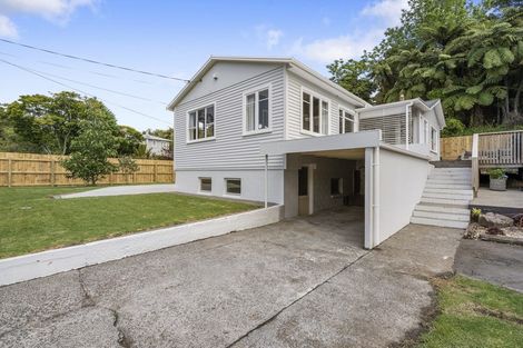 Photo of property in 120 Huatoki Street, Frankleigh Park, New Plymouth, 4310