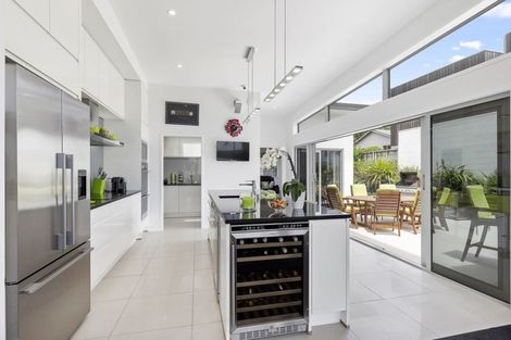 Photo of property in 5 Linacre Way, Tawa, Wellington, 5028