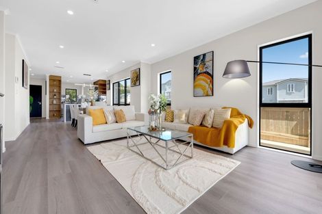 Photo of property in 2 Elevation Street, Flat Bush, Auckland, 2019