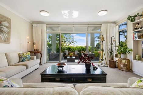 Photo of property in 6 Park Lane, Orewa, 0931