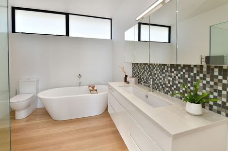 Photo of property in 25c Duncansby Road, Stanmore Bay, Whangaparaoa, 0932