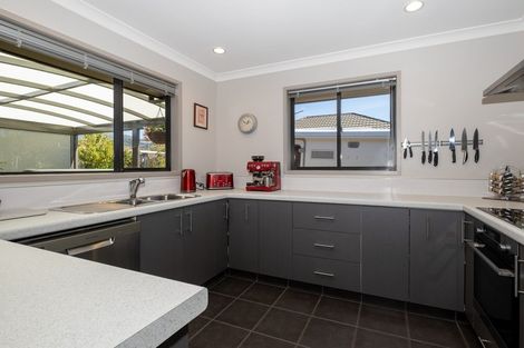 Photo of property in 26 Weka Place, Picton, 7220