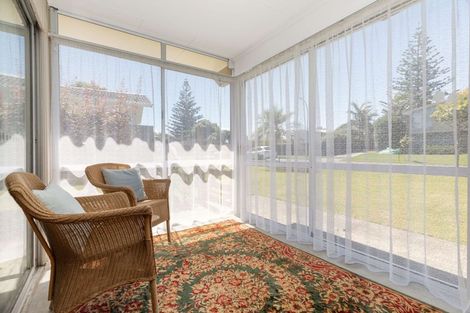 Photo of property in 18 Waterlea Avenue, Mangere Bridge, Auckland, 2022