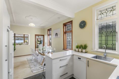 Photo of property in 238 Queens Drive, Lyall Bay, Wellington, 6022