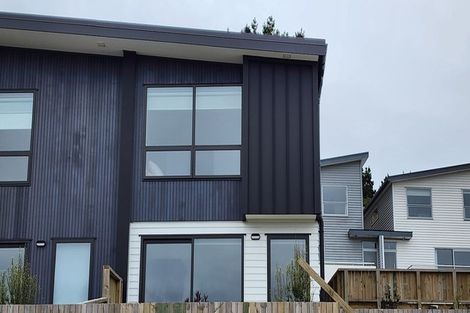 Photo of property in 15/62 Spenmoor Street, Newlands, Wellington, 6037