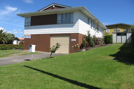 Photo of property in 1/2 Komako Place, Papatoetoe, Auckland, 2025
