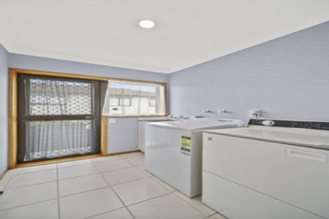 Photo of property in 26 Loloma Drive, Half Moon Bay, Auckland, 2012
