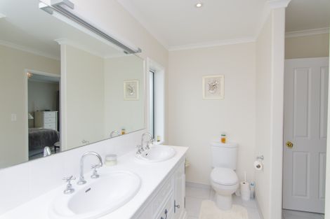 Photo of property in 10 Feist Street, Carterton, 5713