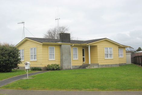 Photo of property in 105 Ryder Crescent, Levin, 5510