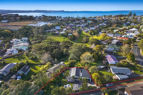 Photo of property in 61 Brian Crescent, Stanmore Bay, Whangaparaoa, 0932