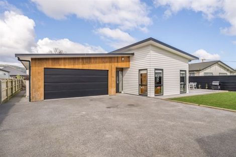 Photo of property in 27a Tennyson Street, Trentham, Upper Hutt, 5018