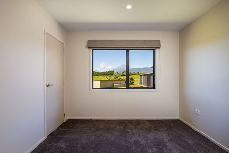 Photo of property in 917 Carrington Road, Hurworth, New Plymouth, 4371
