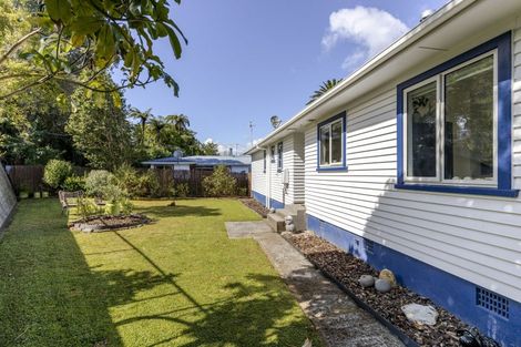 Photo of property in 79 Awanui Street, Merrilands, New Plymouth, 4312