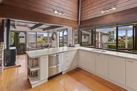 Photo of property in 19 Clyside Avenue, Half Moon Bay, Auckland, 2012