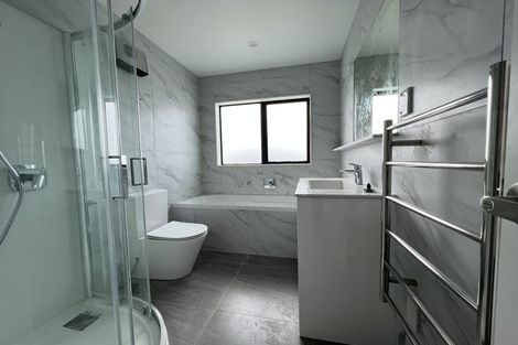 Photo of property in 30a Durham Street, Te Atatu Peninsula, Auckland, 0610