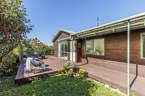 Photo of property in 2/18 Edgeworth Road, Glenfield, Auckland, 0629
