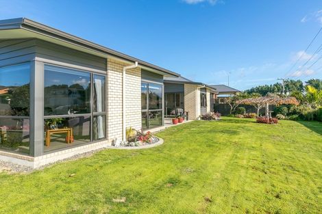 Photo of property in 2 Ruske Place, Grandview Heights, Hamilton, 3200