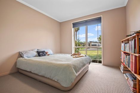 Photo of property in 61 Parkhaven Drive, Rosehill, Papakura, 2113