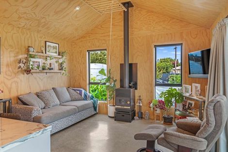 Photo of property in 25 Devon Street, Riversdale, 9776