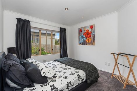 Photo of property in 62 Cairns Crescent, Rototuna, Hamilton, 3210