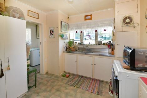 Photo of property in 35 Kowhai Street, Helensville, 0800