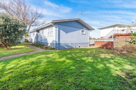 Photo of property in 14 Ronald Place, Manurewa, Auckland, 2102