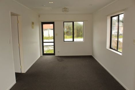Photo of property in 10 Hill Crescent, New Lynn, Auckland, 0600
