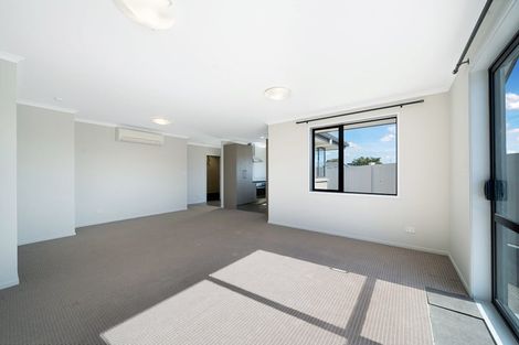 Photo of property in 7 Anna Lane, Glen Eden, Auckland, 0602