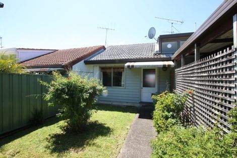 Photo of property in 1a Dolbear Street, Titirangi, Auckland, 0604