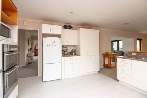 Photo of property in 23 Cashmere Drive, Fitzherbert, Palmerston North, 4410